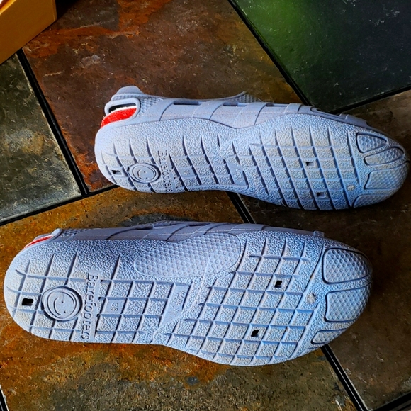BAREFOOTERS-slip on walking shoes, size 6 - Picture 3 of 5